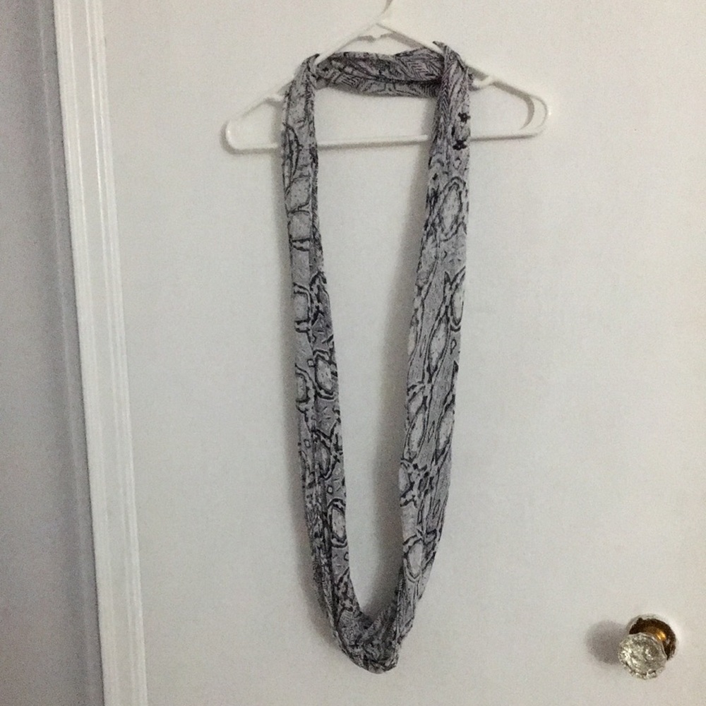 Infinity scarf